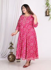 Plus Size Pink Bandhani Print Flared Long Dress -400006