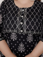 Plus Size Black Cotton Blend Ikat Print Straight Kurta-466