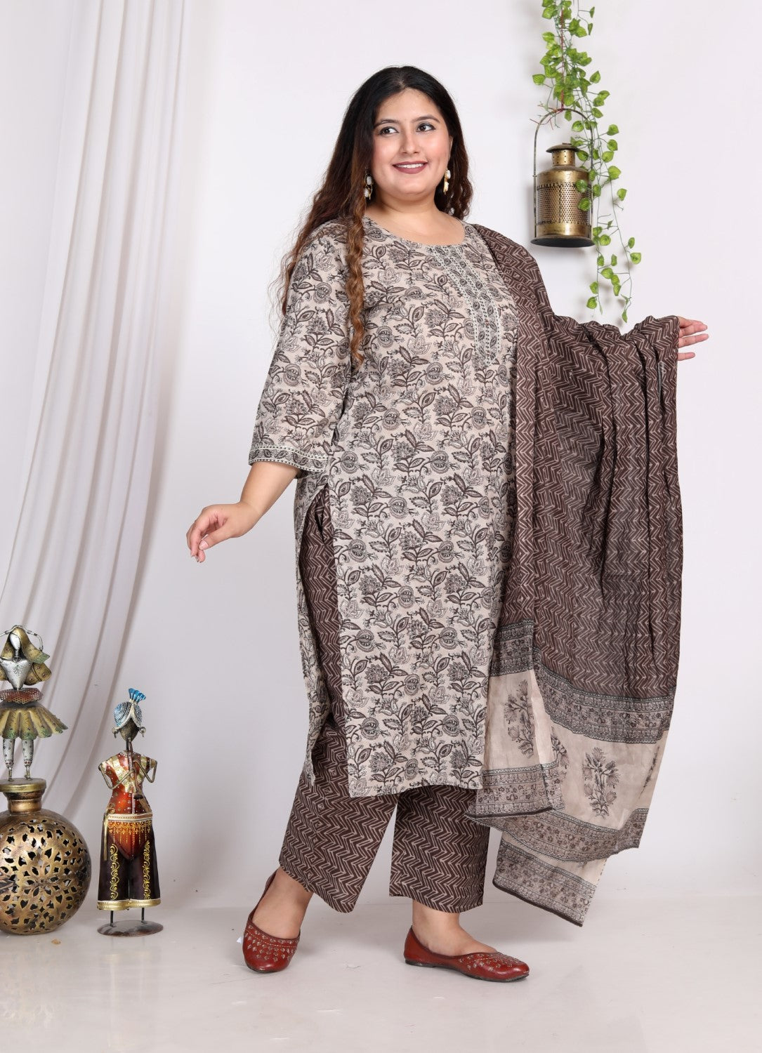 Plus Size Grey Cotton Printed Kurta Pant Set with Dupatta-200007