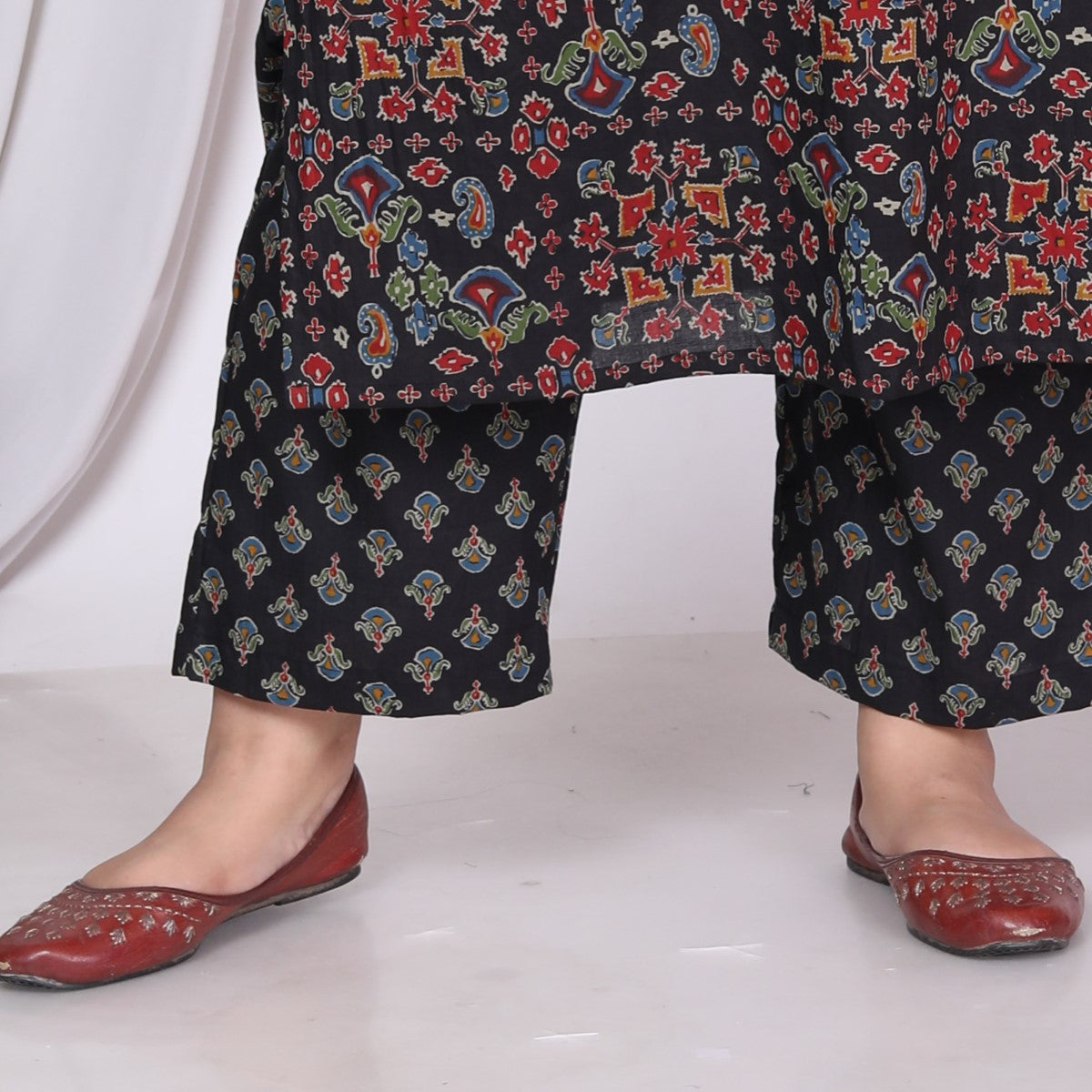 Plus Size Black Cotton Printed Kurta Pant Set with Dupatta-200013 Secondary image