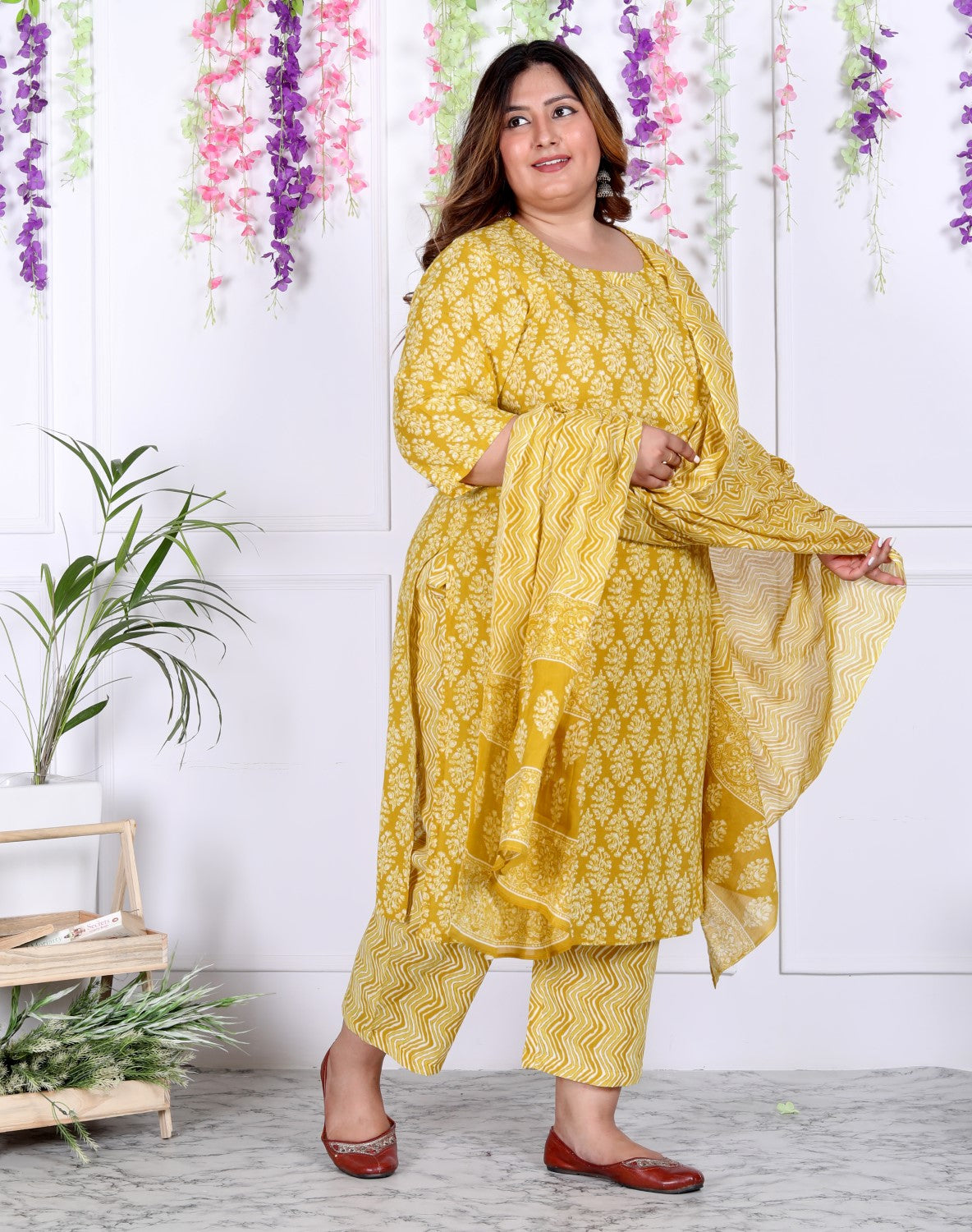 Plus Size Yellow Cotton Printed Kurta Pant Set with Dupatta-200038