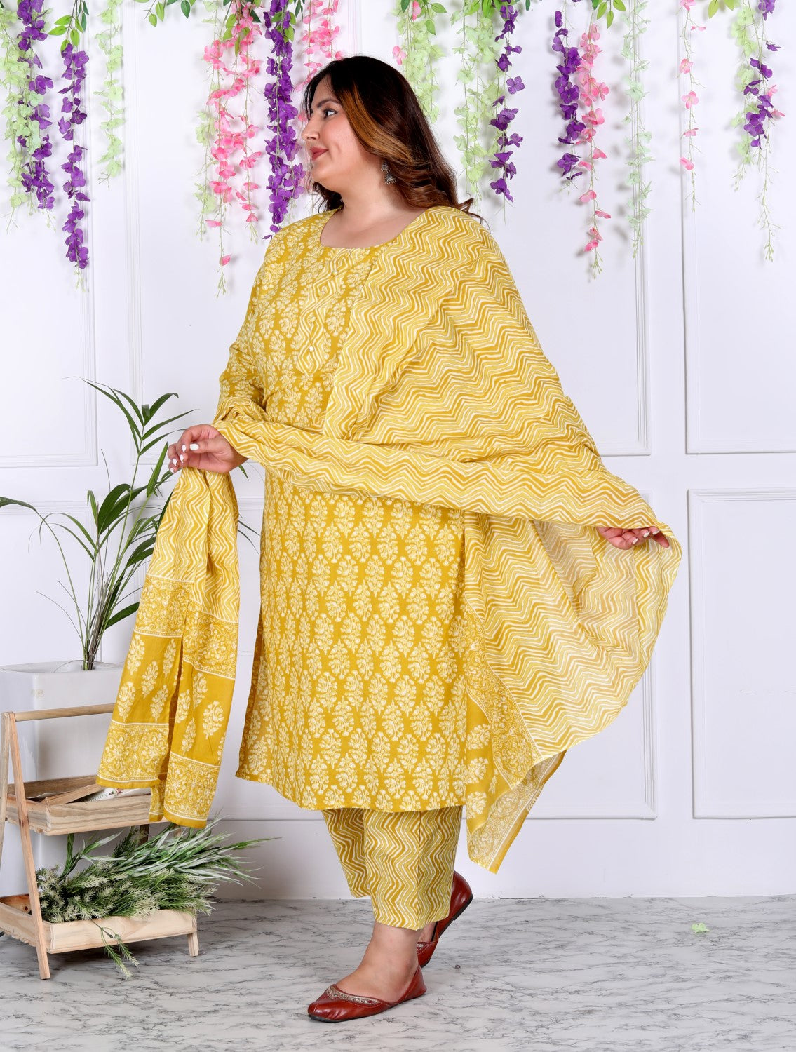 Plus Size Yellow Cotton Printed Kurta Pant Set with Dupatta-200038