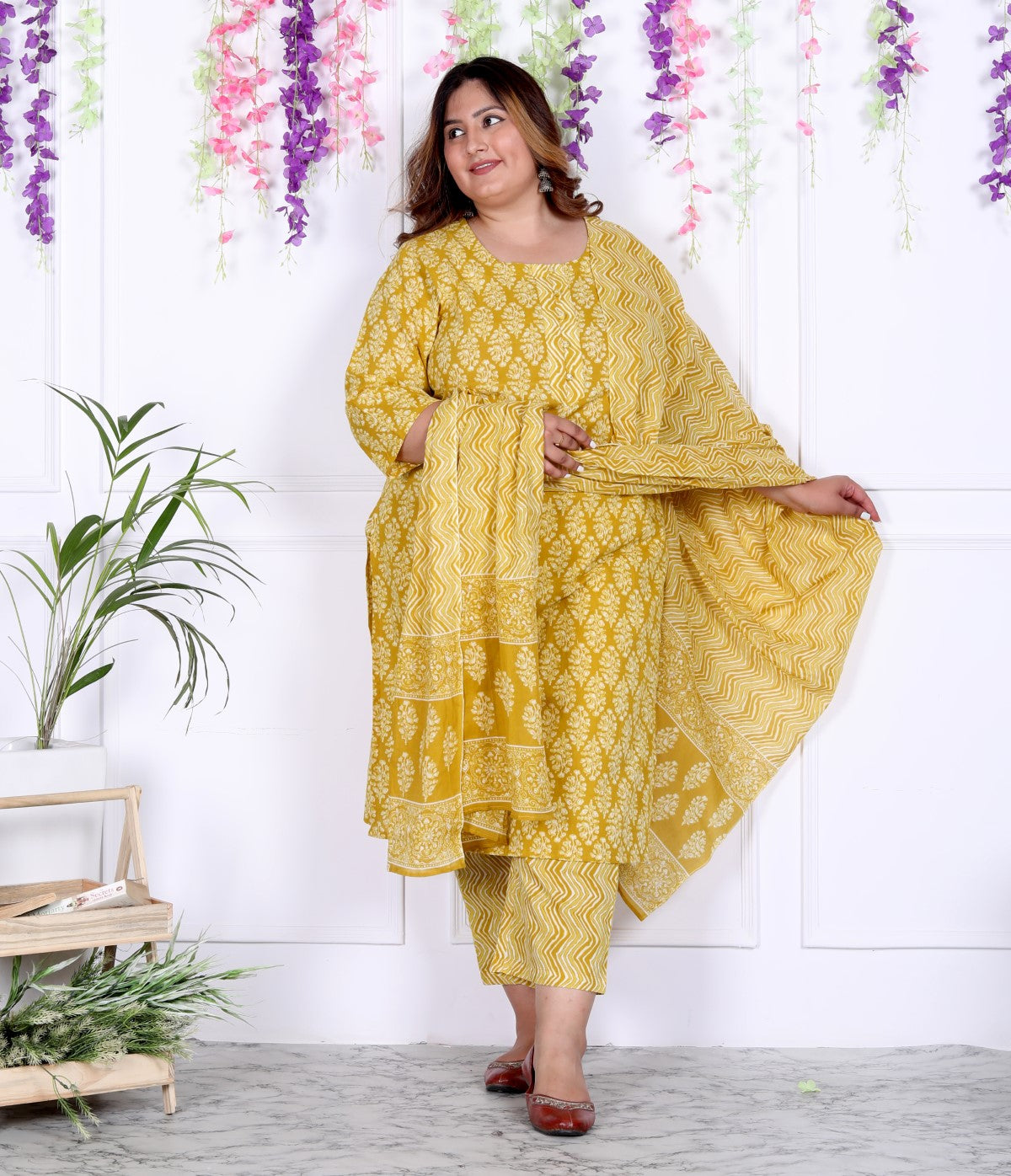 Plus Size Yellow Cotton Printed Kurta Pant Set with Dupatta-200038