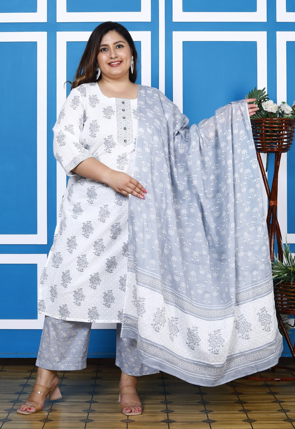 Plus Size Grey Cotton Printed Kurta Pant Set with Dupatta-200046