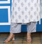 Plus Size Grey Cotton Printed Kurta Pant Set with Dupatta-200046