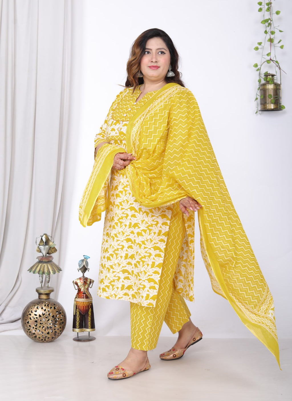 Plus Size Yellow Cotton Printed Kurta Pant Set with Dupatta-200056