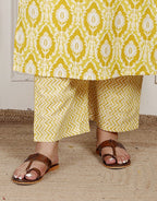 Plus Size Yellow Cotton Printed Kurta Pant Set with Dupatta-200077