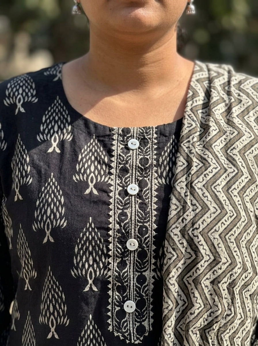 Plus Size Black Cotton Printed Kurta Pant Set with Dupatta-200110