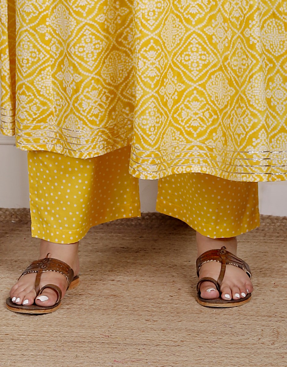 Plus Size Yellow Anarkali Cotton Printed Flared Kurta Pant Set with Dupatta-2100001