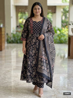 Plus Size Black Anarkali Cotton Printed Flared Kurta Pant Set with Dupatta-210029