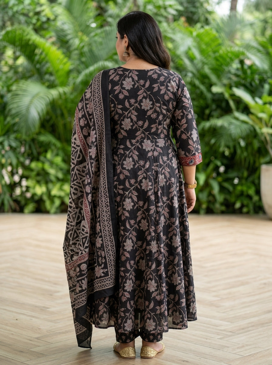 Plus Size Black Anarkali Cotton Printed Flared Kurta Pant Set with Dupatta-210029