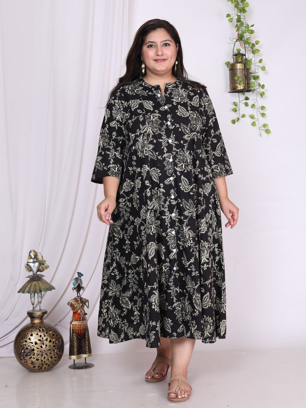 Plus Size Black Floral Print Flared Long Kurta-400016