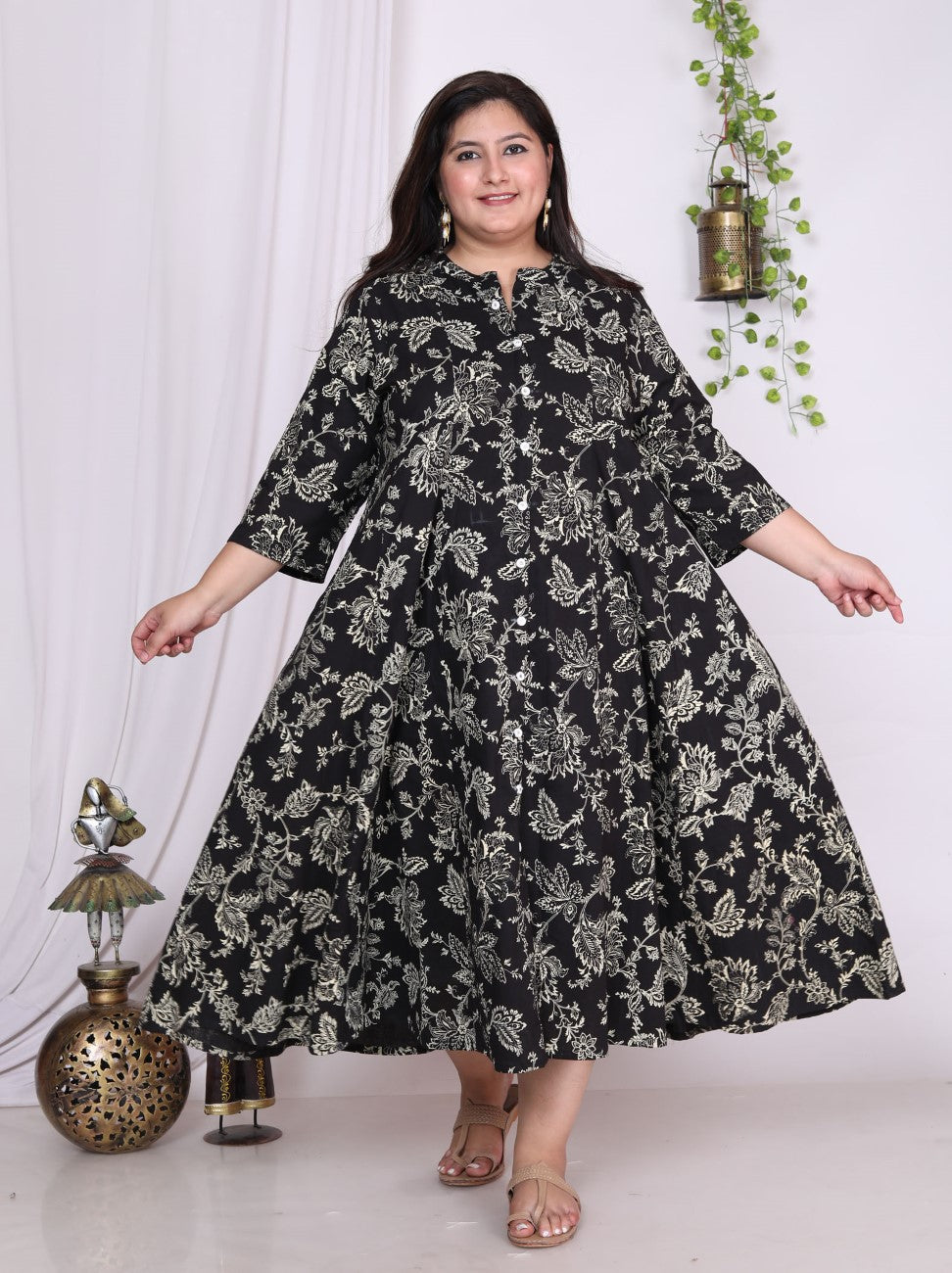 Plus Size Black Floral Print Flared Long Kurta-400016