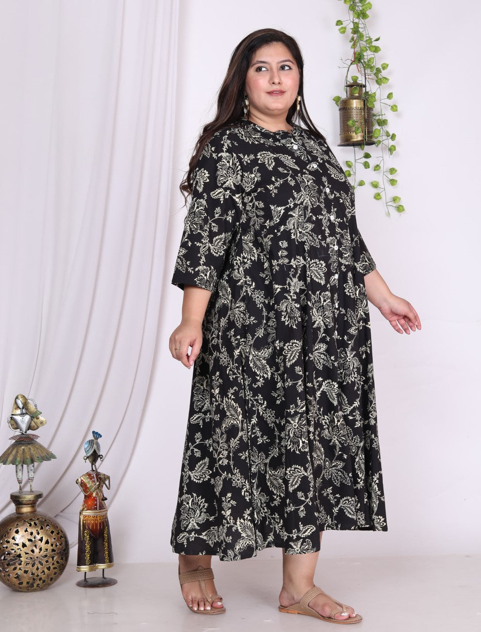 Plus Size Black Floral Print Flared Long Kurta-400016