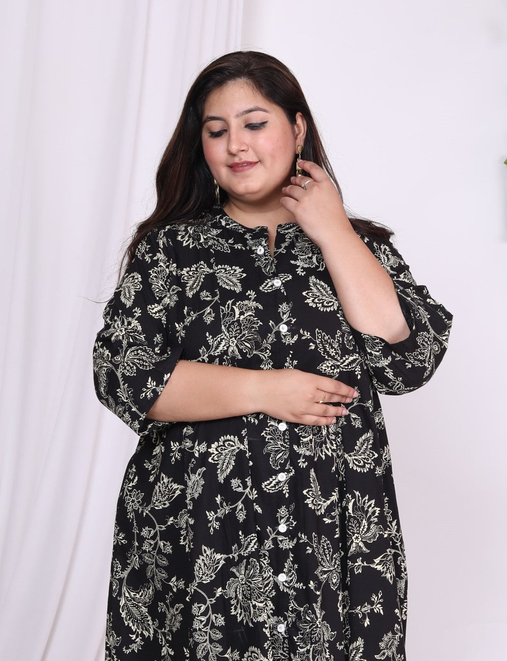 Plus Size Black Floral Print Flared Long Kurta-400016