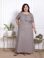 Black Floral Plus Size Nightgown – Comfortable Sleepwear for Women