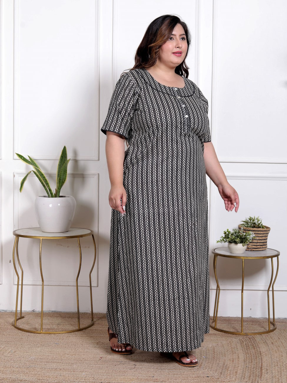Black Floral Plus Size Nightgown – Comfortable Sleepwear for Women