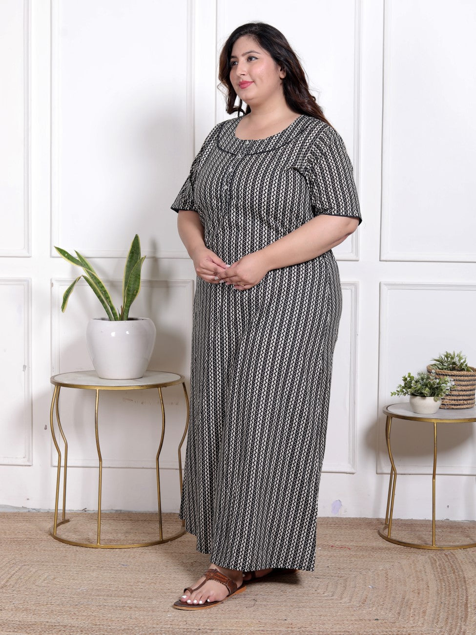 Black Floral Plus Size Nightgown – Comfortable Sleepwear for Women