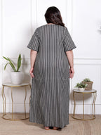 Black Floral Plus Size Nightgown – Comfortable Sleepwear for Women