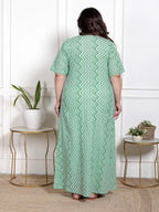 Green Floral Plus Size Nightgown – Comfortable Sleepwear for Women