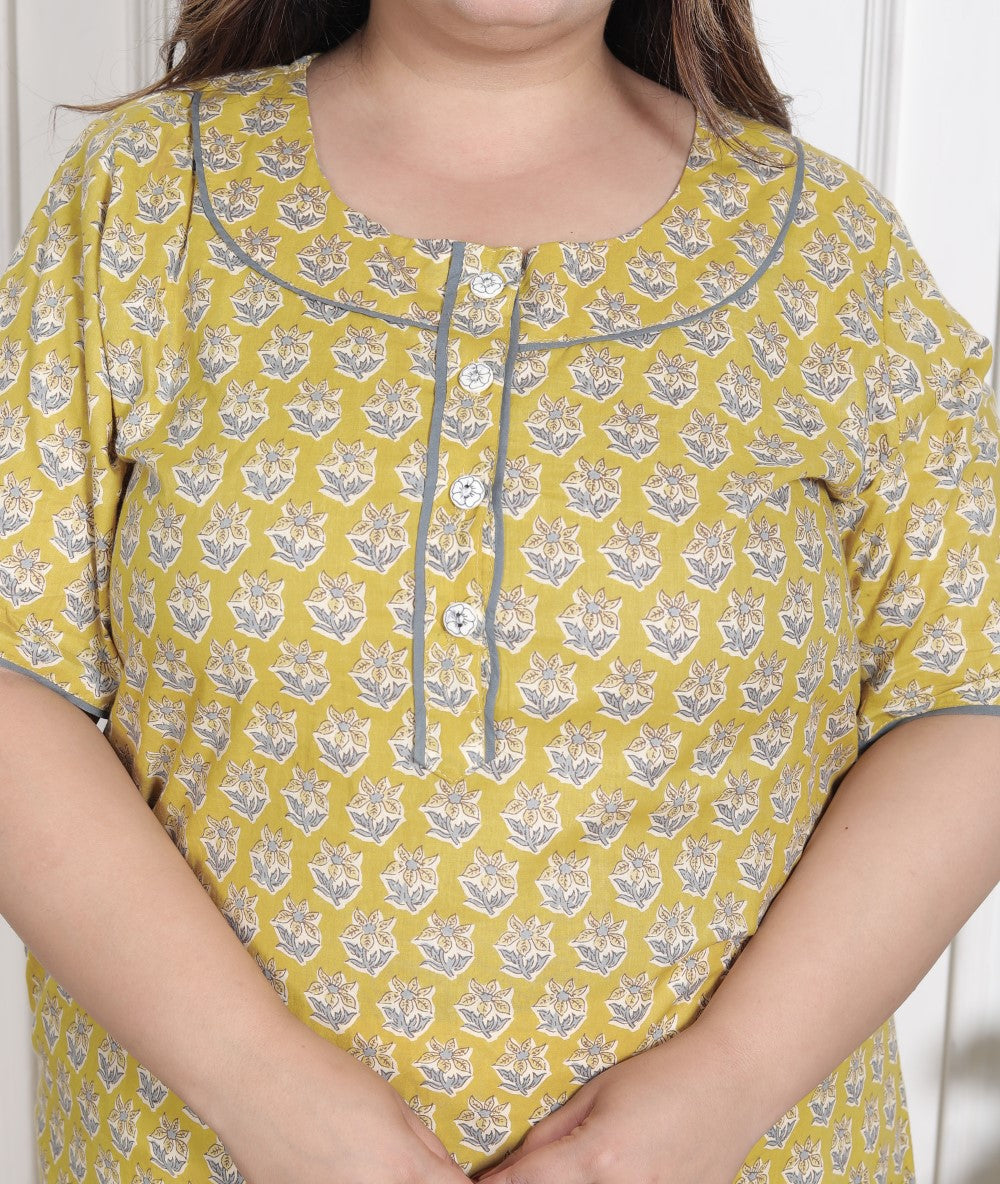 Yellow Floral Plus Size Nightgown – Comfortable Sleepwear for Women
